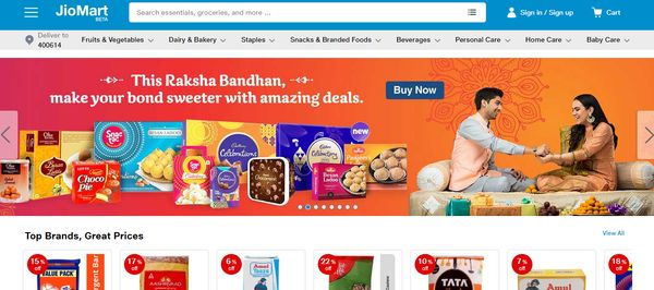 The marketing campaign of JioMart website shows the products and offers.
