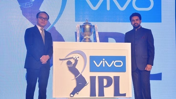This image shows Vivo branding on the IPL trophy as it sponsors the IPL 2015 gaining brand visibility