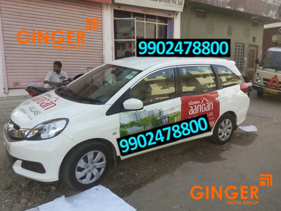 Cab Advertising in Pune with red and green color