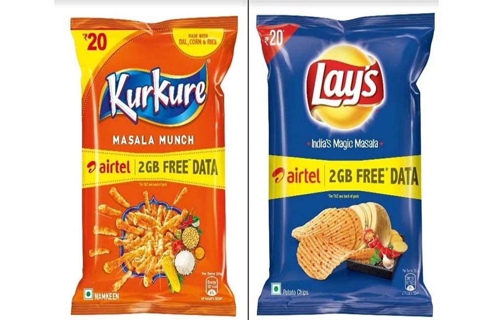 Wrappers of popular Indian snacks “Kurkure” and “Lays” featuring the airtel free data codes.
